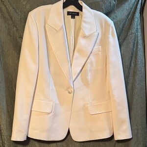 St. John Women's Elegant White Blazer